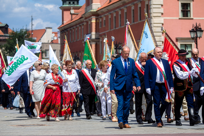 Uczestnicy uroczystości z okazji 40. rocznicy rejestracji NSZZ Rolników Indywidualnych „Solidarność” –  Warszawa, 27 czerwca 2021. Fot. Sławek Kasper (IPN)
