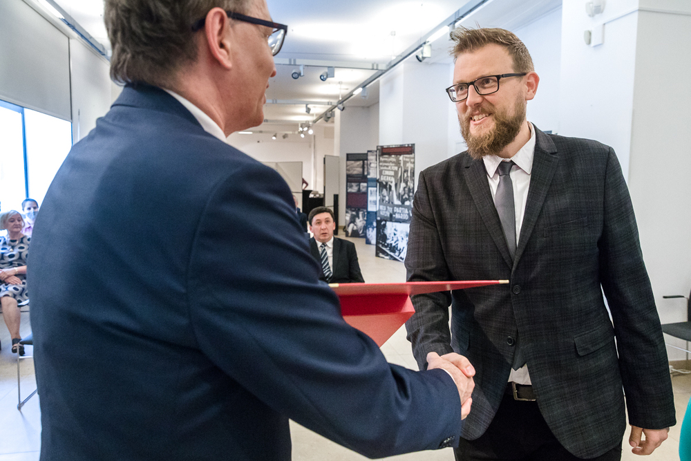 Uroczystość wręczenia nagród w konkursie na Najlepszy Debiut Historyczny Roku – 7 lipca 2021. Fot. Sławek Kasper (IPN)