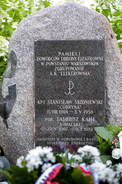 Uroczystość „Energetycy w Powstaniu” na skwerze Tadeusza Kahla – 1 sierpnia 2021. Fot Sławek Kasper (IPN)