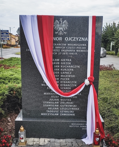 Odsłonięcie pomnika upamiętniającego Ofiary niemieckich zbrodni – fot. dyr. Joanna Piskorz