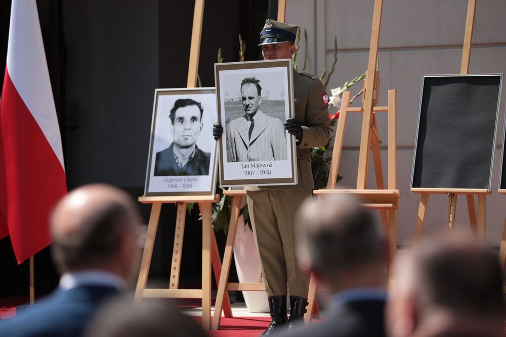 Uroczystość wręczenia not identyfikacyjnych rodzinom 26 ofiar reżimów totalitarnych – Warszawa, 12 sierpnia 2021. Fot. Mikołaj Bujak (IPN)