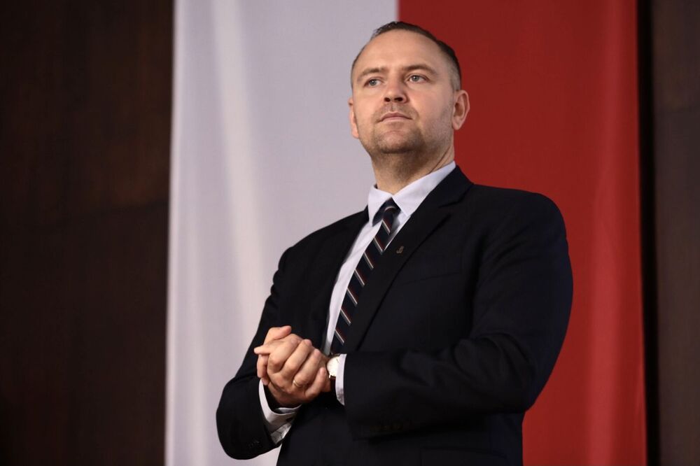 Prezes IPN dr Karol Nawrocki podczas uroczystości wręczenia Krzyży Wolności i Solidarności w Gdańsku – 31 sierpnia 2021. Fot. Mikołaj Bujak (IPN)