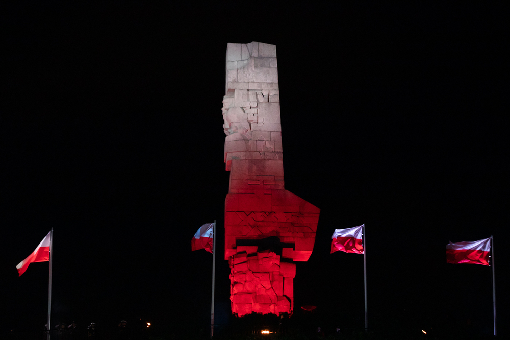 Prezes IPN wziął udział w uroczystościach pod pomnikiem Obrońców Wybrzeża na Westerplatte –Gdańsk, 1 września 2021. Fot. Mikołaj Bujak (IPN)