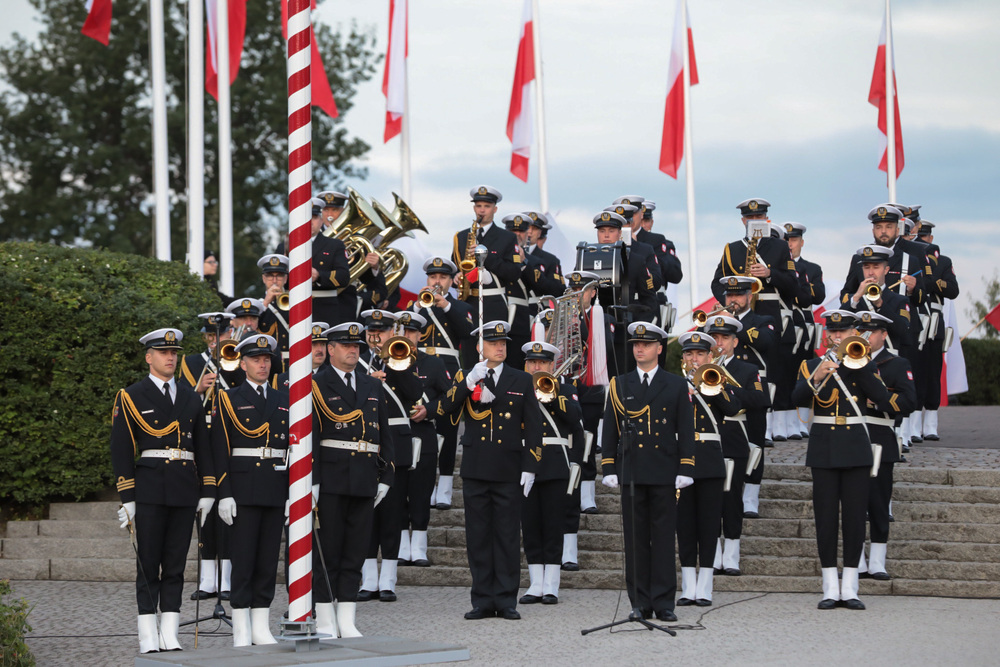 Uroczystości rocznicowe pod pomnikiem Obrońców Wybrzeża na Westerplatte – Gdańsk, 1 września 2021. Fot. Mikołaj Bujak (IPN)
