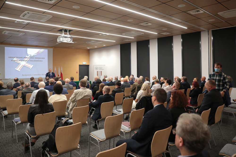 Uroczystość wręczenia dawnym opozycjonistom Krzyży Wolności i Solidarności – Bydgoszcz, 3 września 2021. Fot. Mikołaj Bujak (IPN)