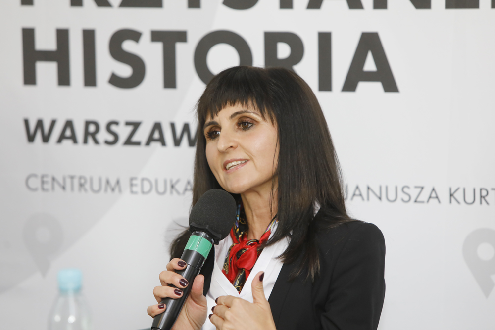 Dr hab. Cecylia Kuta. Dyskusja z cyklu „Między mitem a rzeczywistością – najważniejsze wydarzenia XX wieku” – 8 września 2021. Fot. Piotr Życieński (IPN)