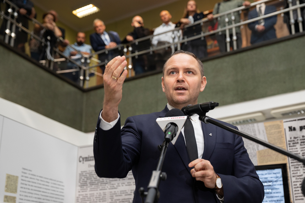 Prezes IPN dr Karol Nawrocki podczas otwarcia wystawy „Ks. Władysław Gurgacz. Kapelan Polski Podziemnej” – Kraków, 14 września 2021. Fot. Mikołaj Bujak (IPN)