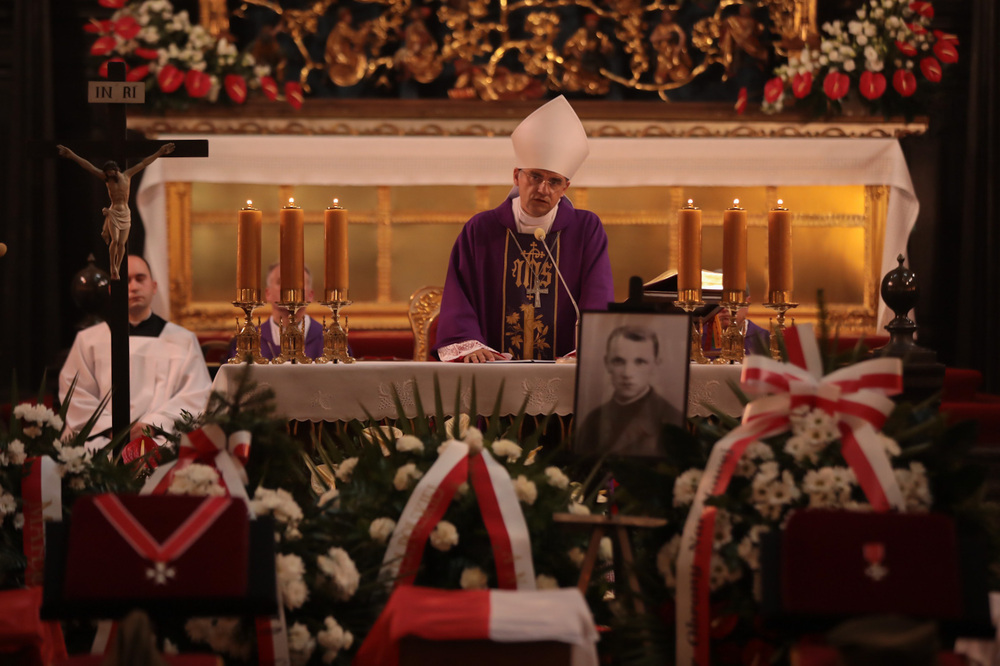 Msza św. w bazylice Mariackiej – Kraków, 14 września 2021. Fot. Mikołaj Bujak (IPN) – Kraków, 14 września 2021. Fot. Mikołaj Bujak (IPN)