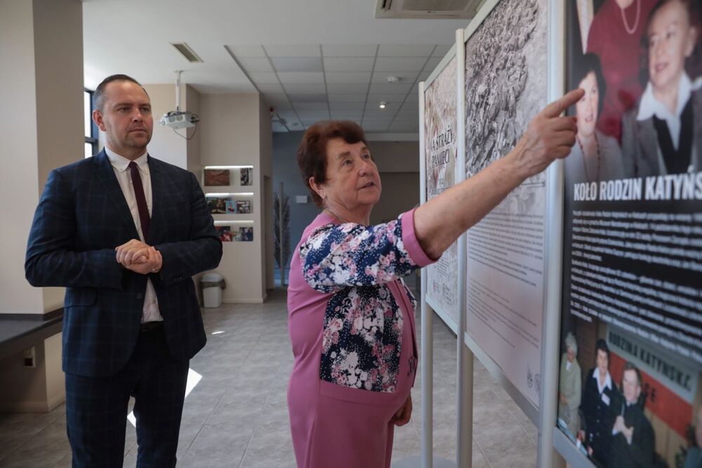 Otwarcie wystawy „Na straży pamięci. 30 lat działalności Stowarzyszenia Kielecka Rodzina Katyńska” – Kielce, 15 września 2021. Fot. Mikołaj Bujak (IPN)