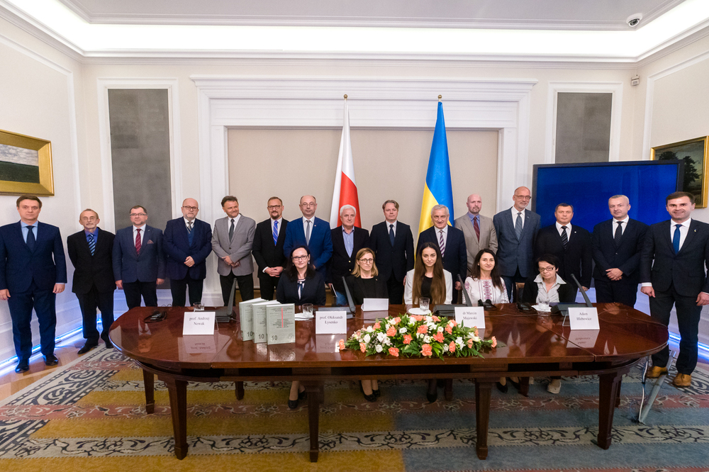 Uczestnicy spotkania „Polska i Ukraina w latach 30. i 40. XX wieku – 25 lat współpracy archiwalno-historycznej” w Belwederze” – 14 września 2021. Fot. Sławek Kasper (IPN)