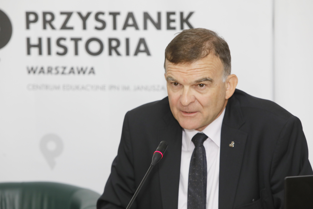 Prof. dr hab. Tadeusz Wolsza, przewodniczący Kolegium IPN, podczas międzynarodowej konferencji naukowej „Zbrodnia Katyńska – nowe aspekty” – Warszawa, 17 września 2021. Fot. Piotr Życieński (IPN)