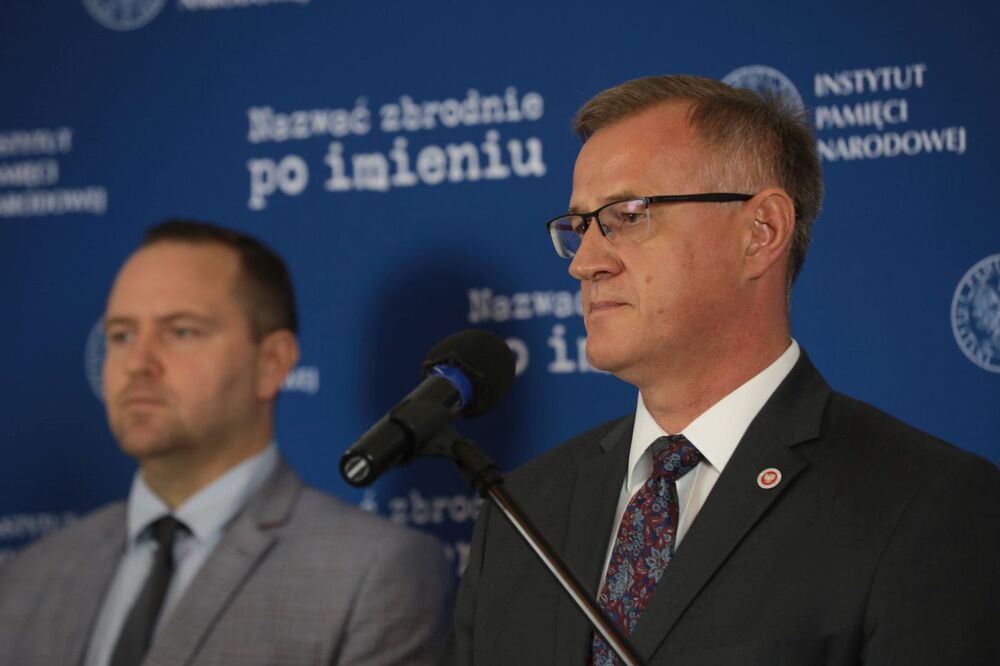 Konferencja prasowa prezesa IPN dr. Karola Nawrockiego i prok. Andrzeja Pozorskiego, kierującego pionem śledczym IPN – Warszawa, 20 września 2021. Fot. Mikołaj Bujak (IPN)