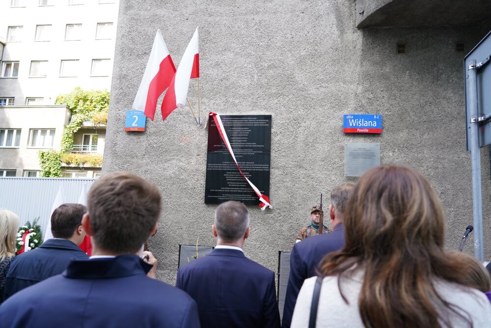 Uroczystość odsłonięcia tablicy upamiętniającej bohaterskie siostry urszulanki z patrolu sanitarnego Wojskowej Służby Kobiet Obwodu I AK Śródmieście – Warszawa, 28 września 2021. Fot. Mateusz Niegowski (IPN)