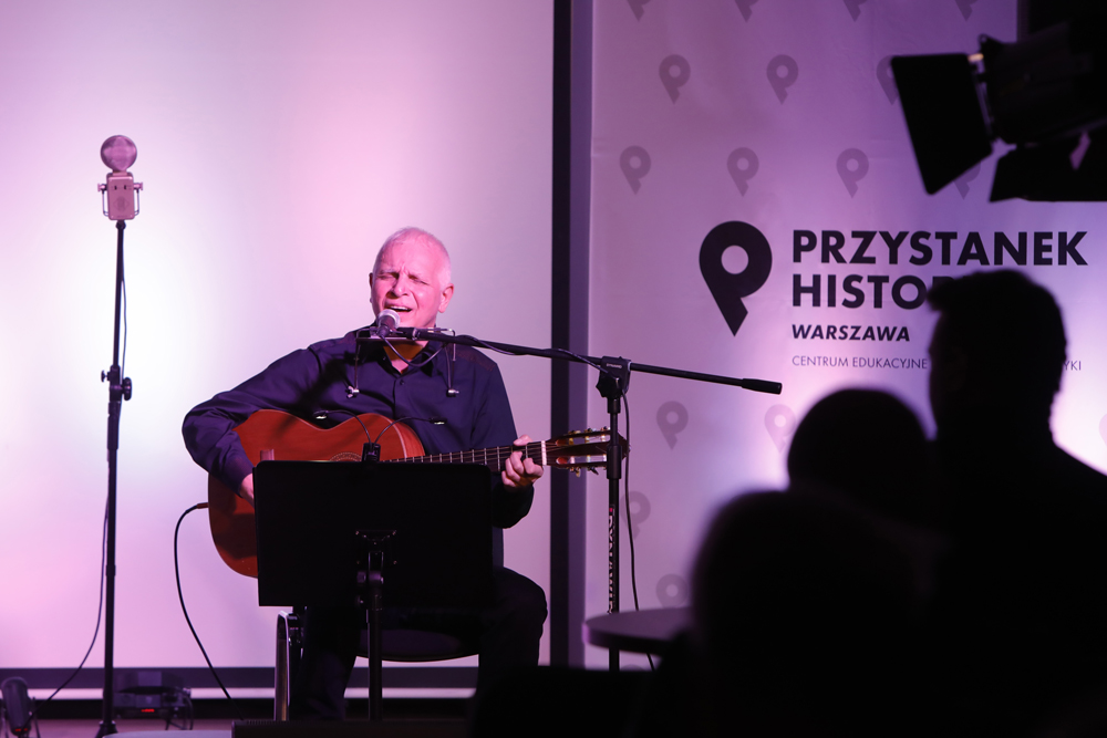 Koncert Sławomira Zygmunta „Z wiatrem” z okazji 100-lecia urodzin Krzysztofa Kamila Baczyńskiego – Warszawa, 28 września 2021. Fot. Piotr Życieński (IPN)