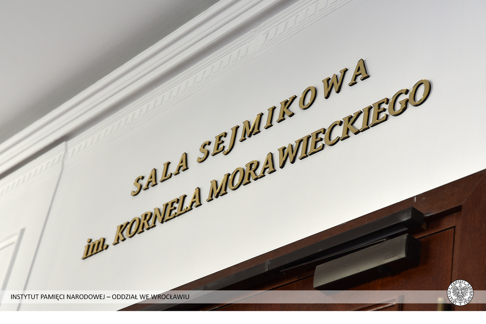 Odsłonięcie tablicy pamiątkowej poświęconej Kornelowi Morawieckiemu – Wrocław, 30 września 2021. Fot. IPN