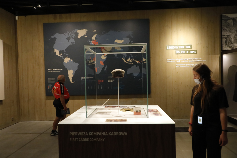 Wizyta laureatów konkursu „Niezwyciężeni 1920. Obrońcy Ojczyzny” w Muzeum Józefa Piłsudskiego w Sulejówku – 27 września 2021. Fot. Piotr Życieński (IPN)