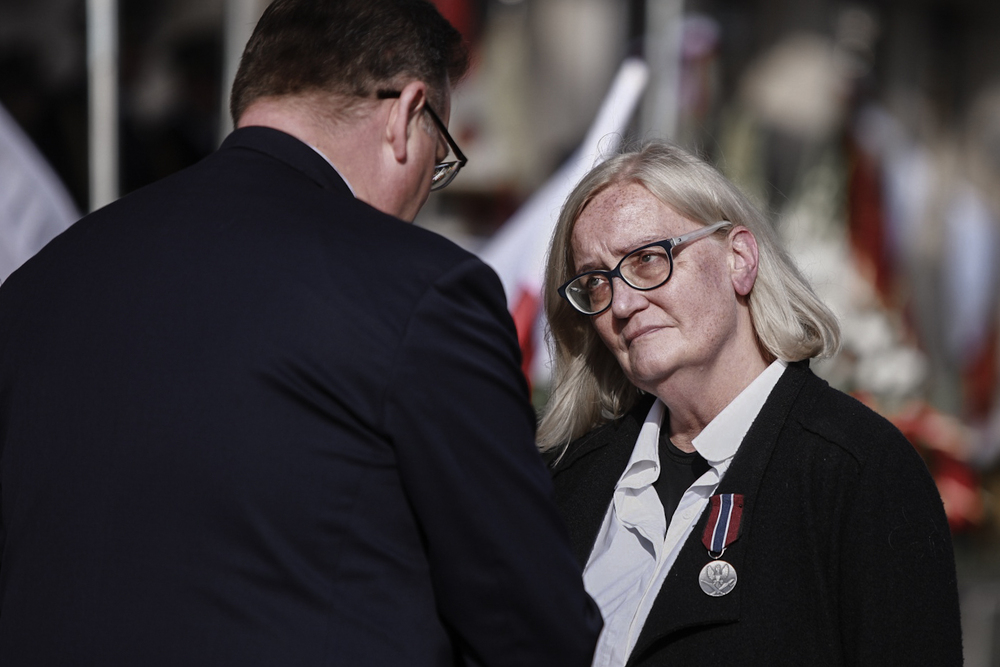 Małgorzata Bojanowska odebrała Medal „Pro Patria” z rąk szefa Urzędu ds. Kombatantów i Osób Represjonowanych Jana Kasprzyka – Pruszków, 2 października 2021. Fot. Sławek Kasper (IPN)
