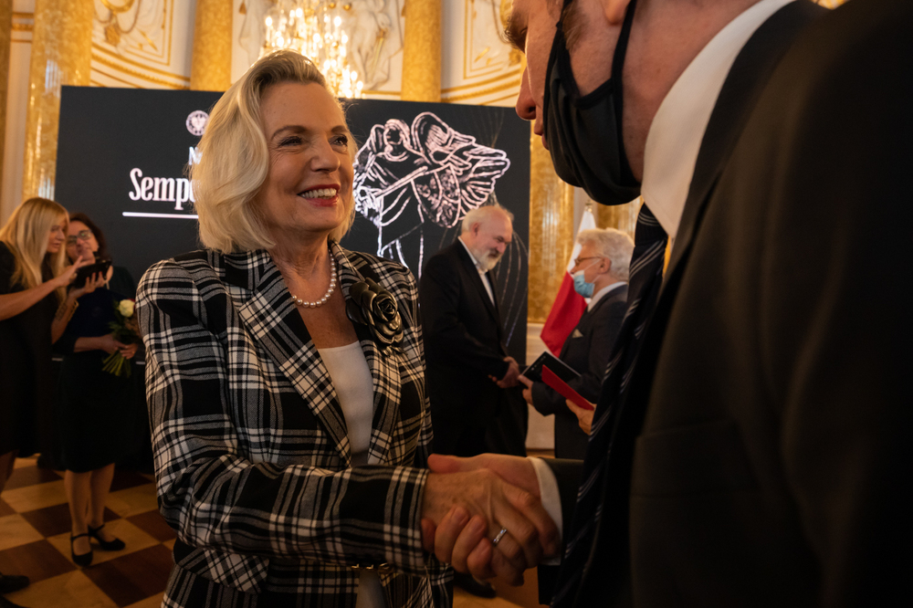 W uroczystej gali wręczenia nagród IPN „Semper Fidelis” wzięła udział Anna Maria Anders, Ambasador RP we Włoszech  – Warszawa, 8 października 2021 roku. Fot. Mikołaj Bujak (IPN)