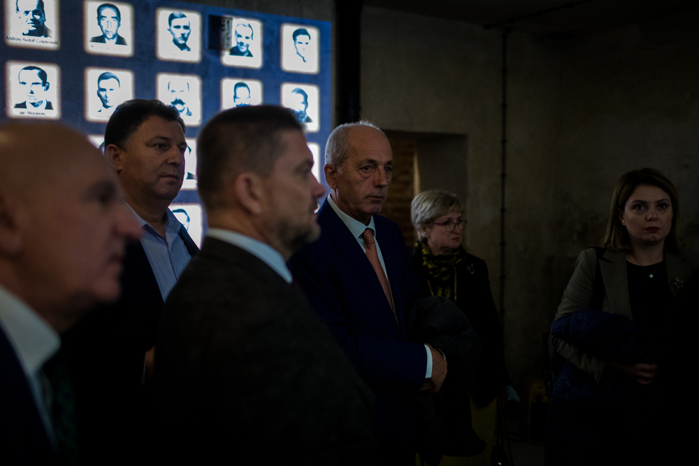 Delegacja albańska w Izbie Pamięci IPN przy ul. Strzeleckiej 8 w Warszawie. Fot. Sławek Kasper (IPN)