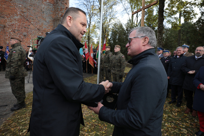 Uroczystości upamiętniające żołnierzy Narodowego Zjednoczenia Wojskowego z ostatniego patrolu „Roja” – Pawłowo Kościelne, 16 października 2021. Fot. Mikołaj Bujak (IPN)