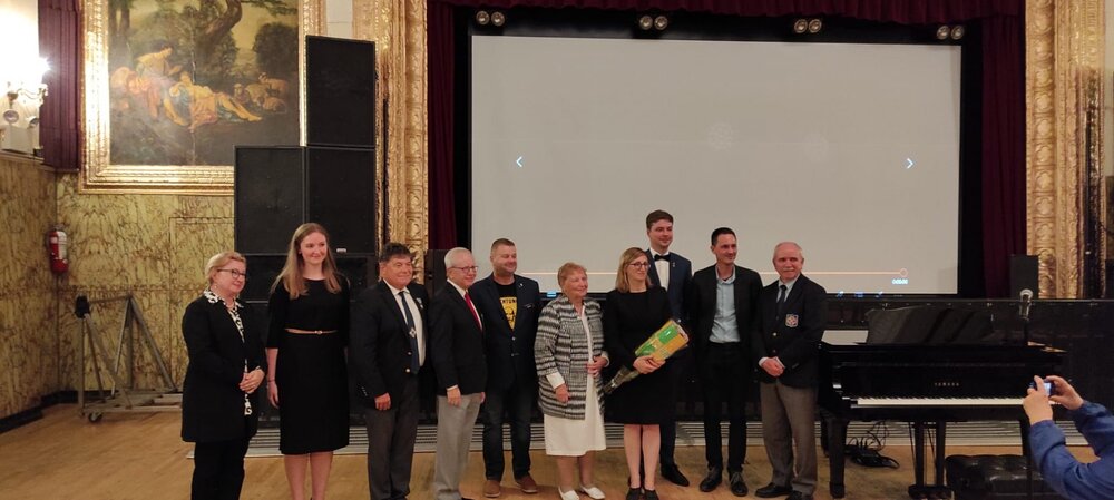 Od lewej stoją I. Korga, A. Wańczyk, M. Chrościelewski, T. Kuzma, T. Antoniak, H. Knapczyk, M. Kruk, A. Kaponyas i R. Poboży. Fot. V. Lipińska