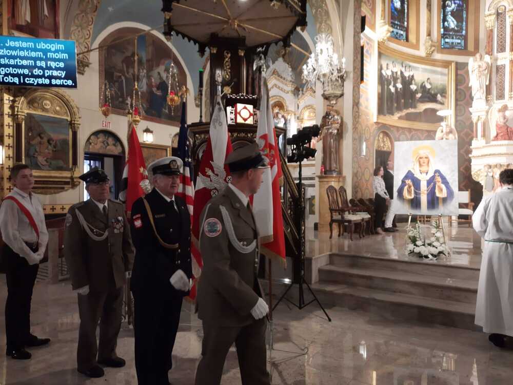 Uroczysta msza święta w kościele św. Kazimierza w Newark. Fot. R. Poboży (AIPN)