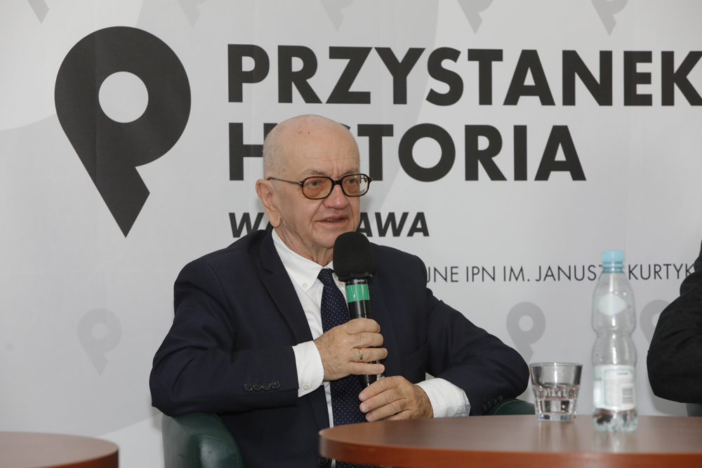 Prof. Włodzimierz Suleja. Dyskusja o Październiku '56 – Warszawa, 20 października 2021. Fot. Piotr Życieński (IPN)dD