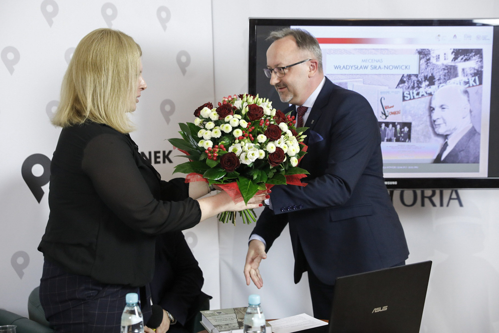 Dr hab. Karol Polejowski, zastępca prezesa IPN i dr Ewa Rzeczkowska – autorka książki „Władysław Siła-Nowicki. Żołnierz i konspirator 1939–1956” – 20 października 2021. Fot. Sławek Kasper (IPN)