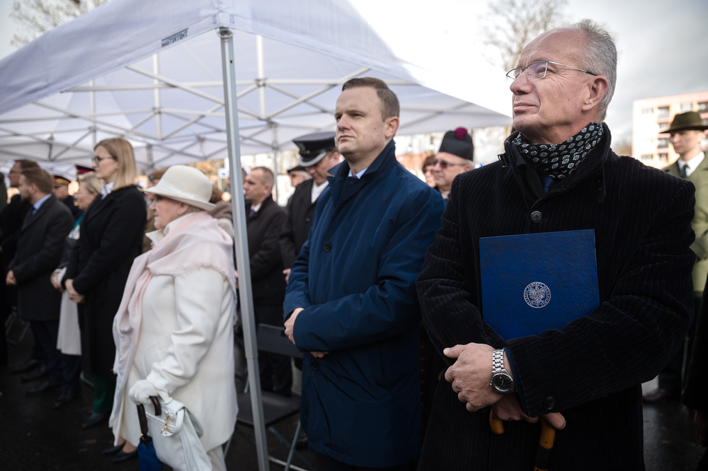 Uroczystość nadania dworcowi kolejowemu w Ciechanowie imienia por. Romana Dziemieszkiewicza – 23 października 2021. Fot. Sławek Kasper (IPN)