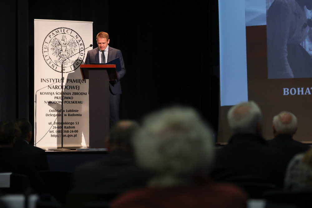 Mateusz Kotecki, dyrektor IPN w Lublinie, podczas spotkania w Radomiu, poświęconego Teresie Grodzińskiej i kpt. Józefowi Marjańskiemu – 26 października 2021. Fot. Mikołaj Bujak (IPN)