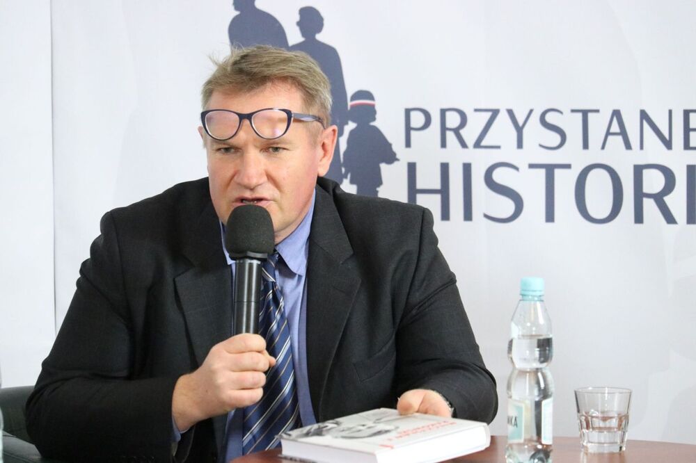 Tomasz Zapert podczas dyskusji o książce „Mieczysław F. Rakowski. Biografia polityczna” – 26 października 2021. Fot. Aleksandra Wierzchowska (IPN)