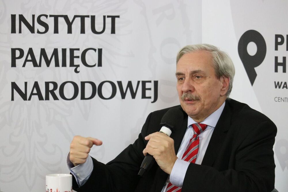 Prof. dr hab. Jerzy Eisler podczas dyskusji o książce „Mieczysław F. Rakowski. Biografia polityczna” – 26 października 2021. Fot. Aleksandra Wierzchowska (IPN)