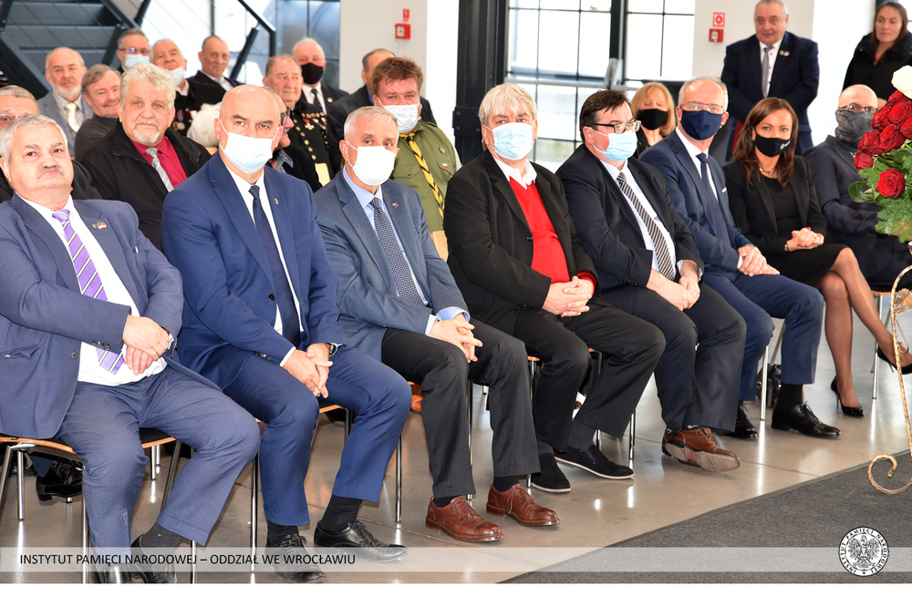 Uroczyste wręczenie Krzyży Wolności i Solidarności działaczom opozycji antykomunistycznej – Wałbrzych, 29 października 2021. Fot. Adam Pacześniak (IPN)