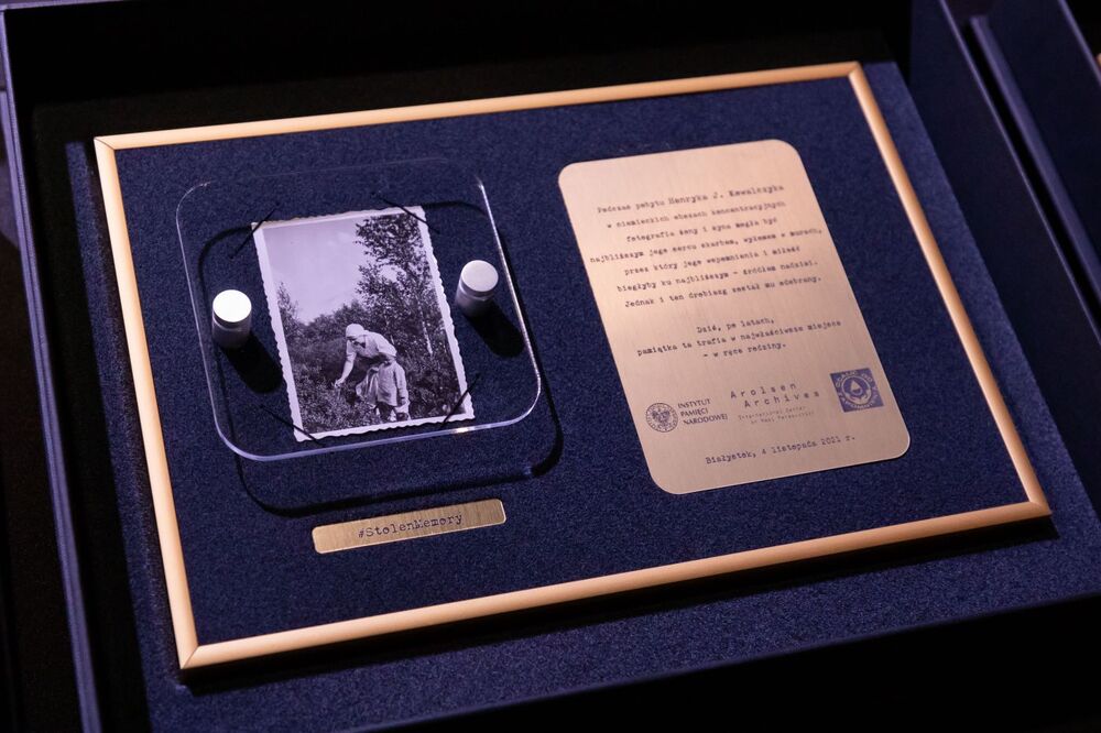 Zdjęcie należące do Henryka Kowalczyka, przekazane rodzinie podczas uroczystości w Białymstoku – 4 listopada 2021. Fot. Mikołaj Bujak (IPN)