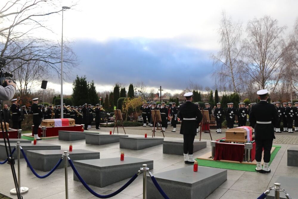 Uroczystości pogrzebowe śp. kmdr. Adama Stanisława Rychla, mata Karola Martyńskiego i st. mar. Henryka Zająca w Gdyni Oksywiu – 24 listopada 2021. Fot. IPN