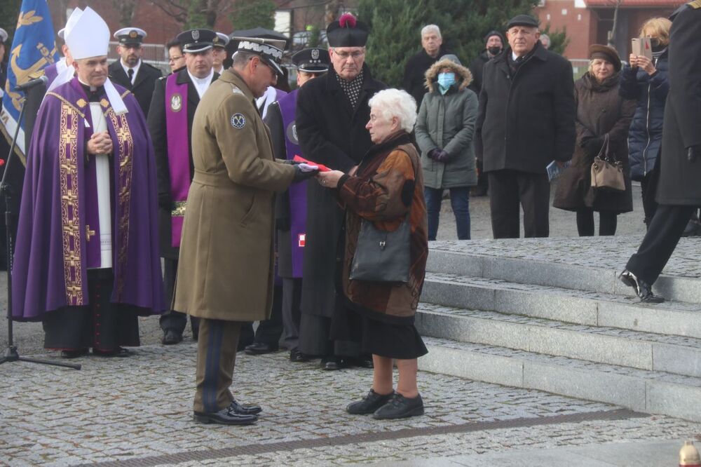 Uroczystości pogrzebowe śp. kmdr. Adama Stanisława Rychla, mata Karola Martyńskiego i st. mar. Henryka Zająca w Gdyni Oksywiu – 24 listopada 2021. Fot. IPN