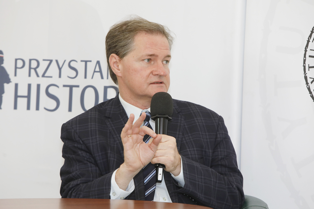 Prof. Grzegorz Kucharczyk podczas dyskusji z cyklu „Polska na froncie sporów cywilizacyjnych” – Warszawa, 6 grudnia 2021. Fot. Piotr Życieński (IPN)