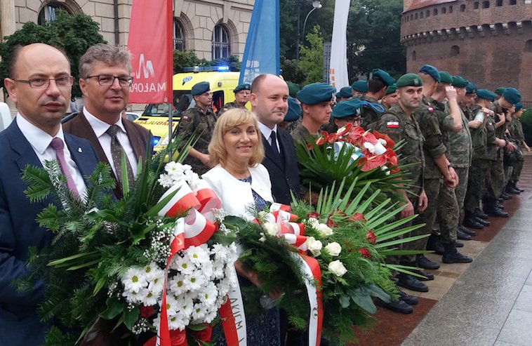 Pl. Matejki - pod Grobem Nieznanego Żołnierza.