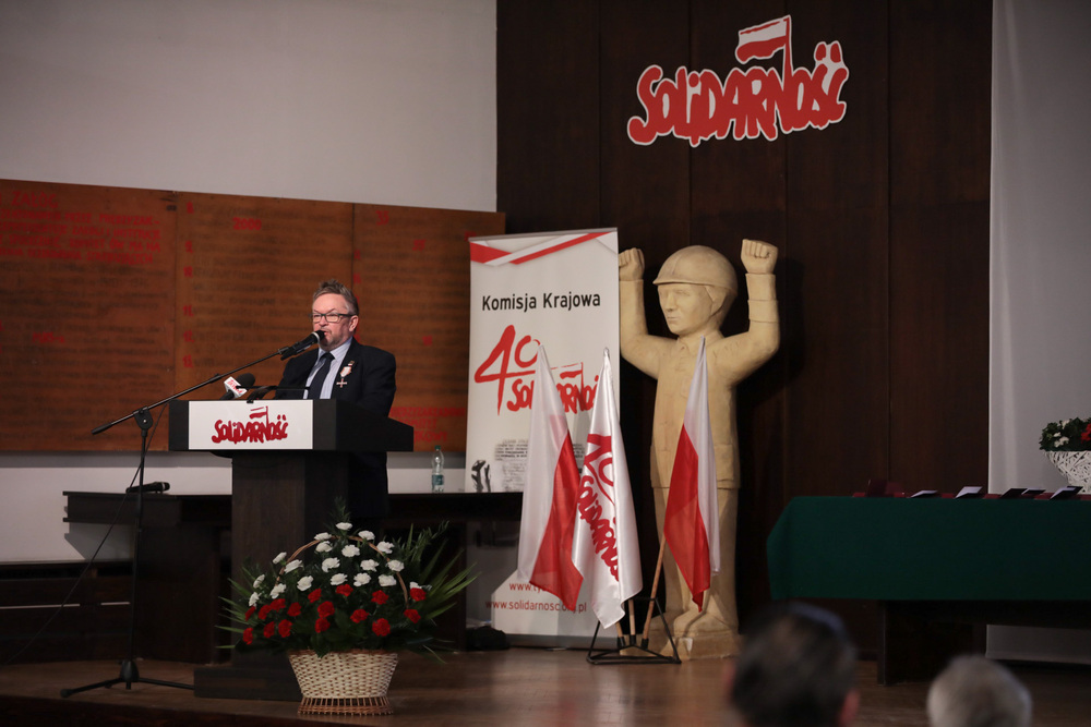 Uroczystość wręczenia Krzyży Wolności i Solidarności – Gdańsk, 17 grudnia 2021. Fot. Mikołaj Bujak (IPN)