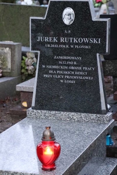 Grób Jurka Rutkowskiego po pracach remontowych