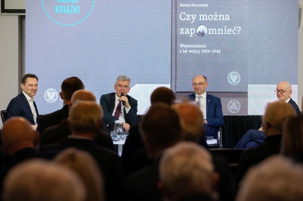 Dyskusja wokół książki Mariana Karczewskiego „Czy można zapomnieć? Wspomnienia z lat wojny 1939–1945” – 11 stycznia 2022. Fot. Mikołaj Bujak (IPN)