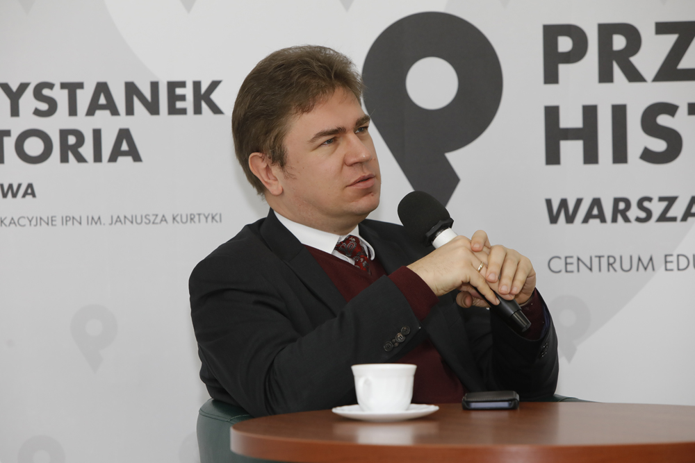 Dr Łukasz Adamski podczas dyskusji o stosunkach polsko-sowieckich – Warszawa, 18 stycznia 2022. Fot. Piotr Życieński (IPN)