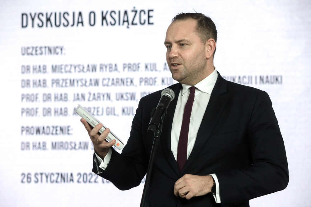 Dyskusję o książce „Kościół i państwo na Kresach Południowo-Wschodnich II Rzeczypospolitej” otworzył prezes IPN dr Karol Nawrocki – 26 stycznia 2022. Fot. Sławek Kasper (IPN)