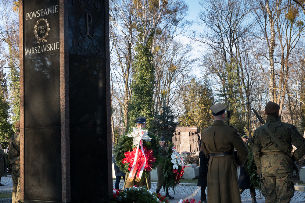 Ceremonia złożenia kwiatów przed pomnikiem Gloria Victis na Cmentarzu Wojskowym na Powązkach w związku z 80. rocznicą przekształcenia ZWZ w AK – Warszawa, 13 lutego 2022. Fot. Sławek Kasper (IPN)