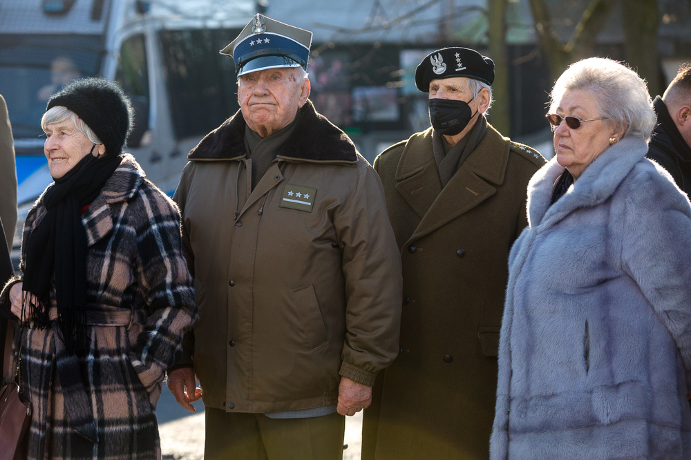 Uroczystości pod pomnikiem Polskiego Państwa Podziemnego i Armii Krajowej  z udziałem zastępców prezesa IPN – dr. hab. Karola Polejowskiego i dr. Mateusza Szpytmy – Warszawa, 14 lutego 2022. Fot. Sławek Kasper (IPN)