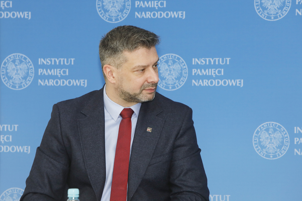 Dr hab. Filip Musiał – prowadzący dyskusję „Armia Krajowa – znana i nieznana” – 16 lutego 2022. Fot. Piotr Życieński (IPN)