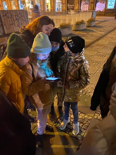 Mobilna gra miejska „Szare Szeregi – szlakiem »Kamieni na szaniec«” – Warszawa, 18 lutego 2022. Fot. Adrianna Krzywik (IPN)