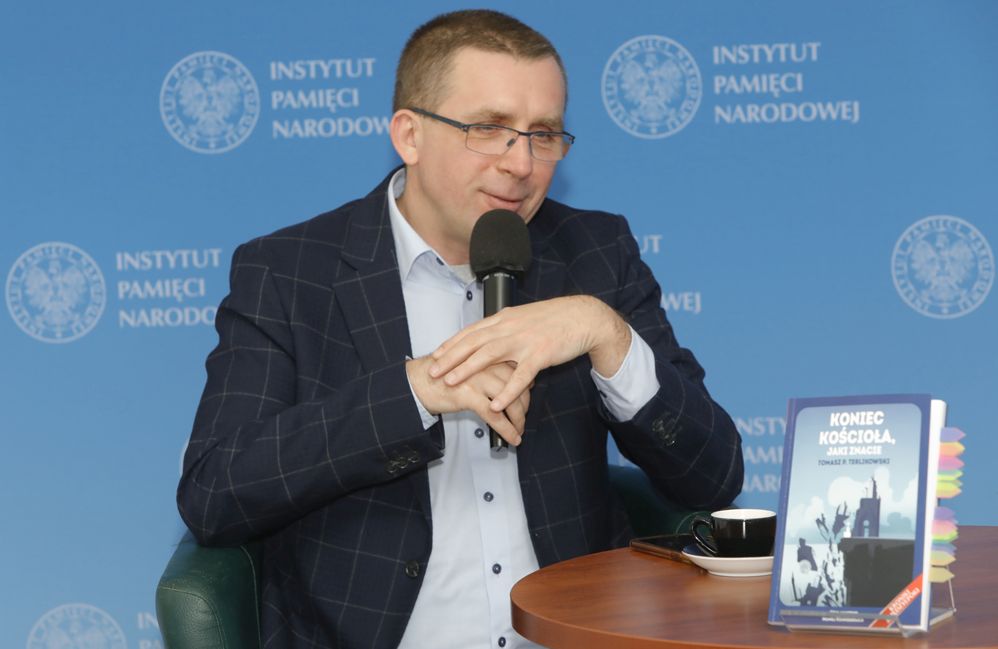 Rafał Dudkiewicz, gospodarz cyklu „Kulisy historii” – 26 lutego 2022. Fot. Piotr Życieński (IPN)