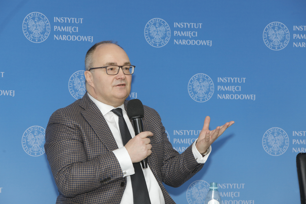 Dr Krzysztof Rak podczas dyskusji „Polska polityka wschodnia 1918–1939” z cyklu „Historia zza kulis” – Warszawa, 22 lutego 2022. Fot. Piotr Życieński (IPN)