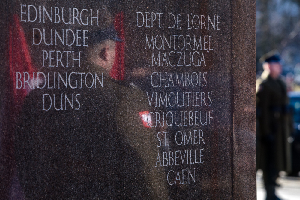 Uroczystości upamiętniające żołnierzy 1. Polskiej Dywizji Pancernej – Warszawa, 24 lutego 2022. Fot. Sławek Kasper (IPN)